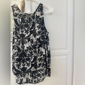 Spring/summer tank silence + noise. Size L